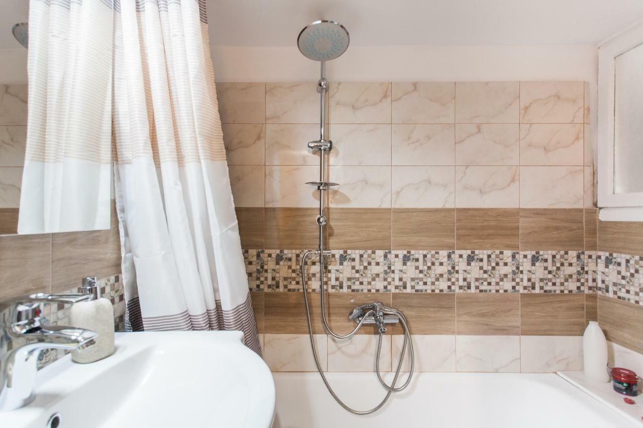 Central, Quiet, Cozy, Very Clean Private Apartment Close To Acropolis Atene Esterno foto